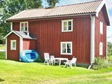 Sommerhus til 4 personer tæt på sø i Hövik.