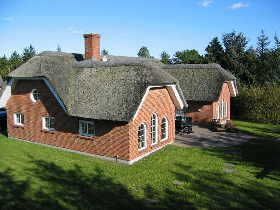 Attraktivt og hyggeligt sommerhus til 10 personer i Blåvand.