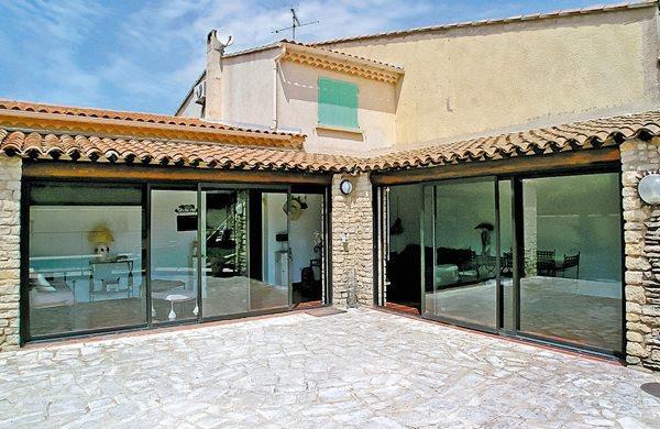 Sommerhus til 4 personer med swimmingpool i Cavaillon.