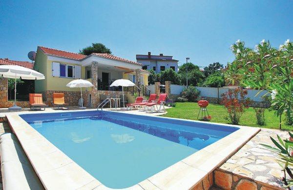 Skønt feriehus med swimmingpool til 5 personer i den lille fiskerby Njivice.