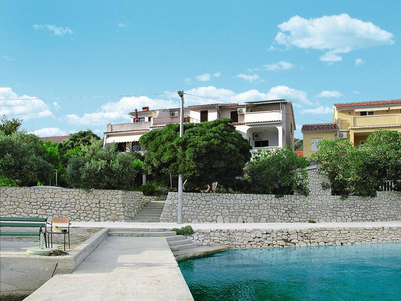 Skøn ferielejlighed til 5 personer i Barbat, kun 5 km fra Rab.