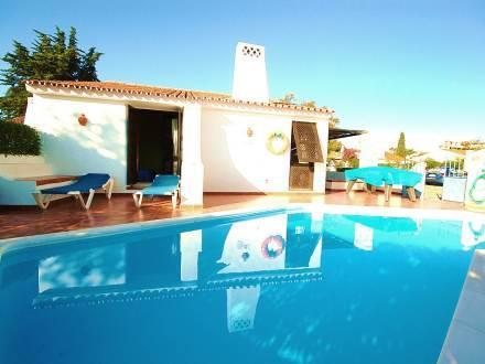 1-værelses villa til 4 personer med egen pool i Albufeira.